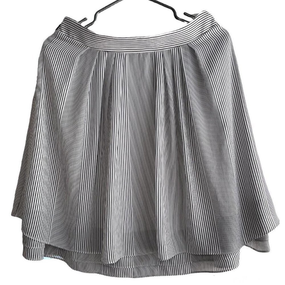 KARL Lagerfeld Paris Skirt size 4 - Picture 3 of 5